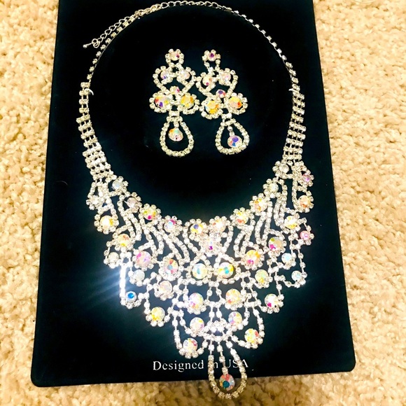 Jewelry - Rhinestone necklace and earrings set